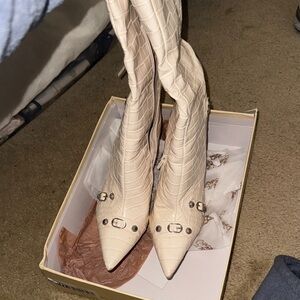 Elegant Cream Croc-Embossed Women's Boots